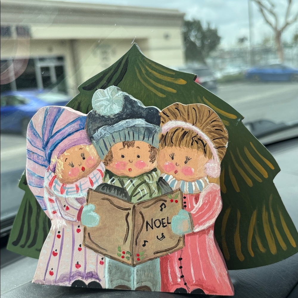 Vintage Holiday Carolers Decor wooden